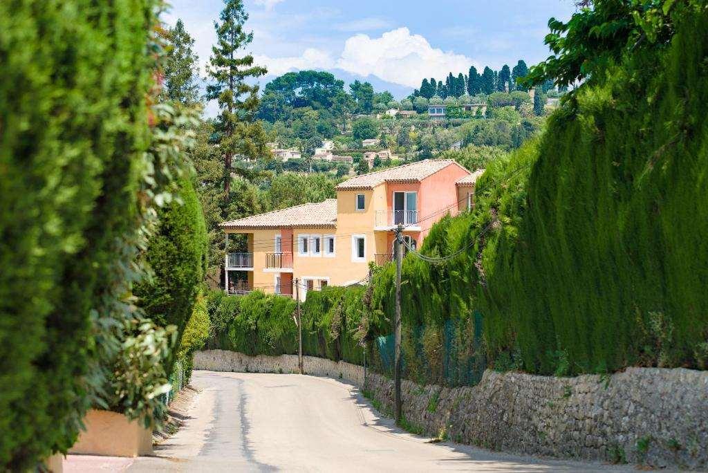 Adonis Mougins Aparthotel Exterior photo